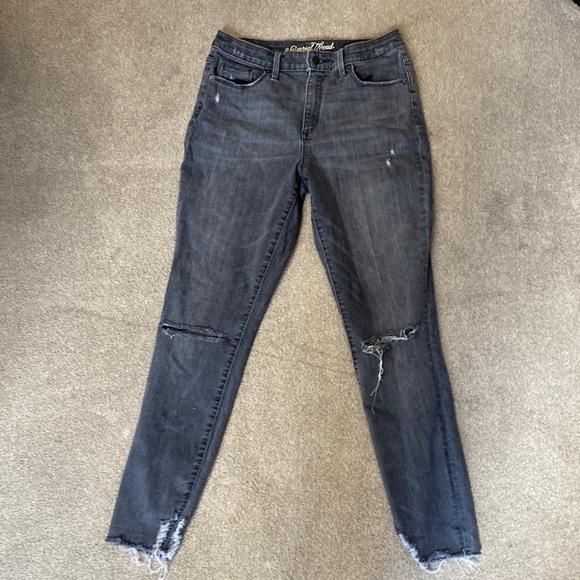 Universal Thread Grey High Rise Skinny Distressed Jeans Size 28 - Picture 2 of 6